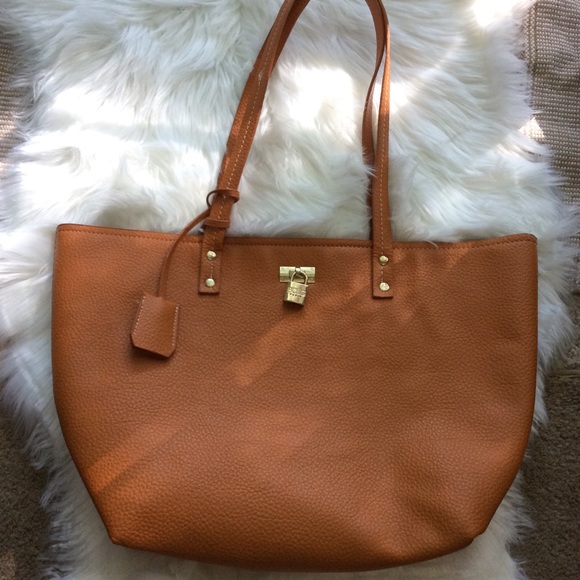 Handbags - BCBG PARIS Bag ✨